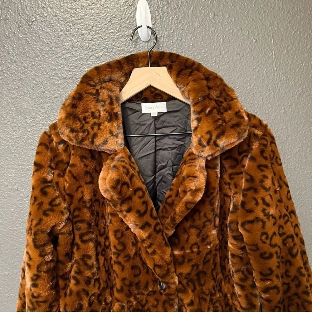 Revolve, Privacy Please Addison Coat in Leopard - Picture 3 of 12